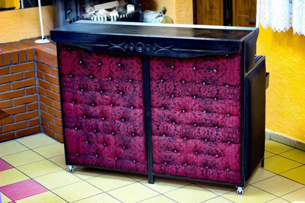 Handcrafted Barstation  #Chesterfield_velvet-purple (rent)