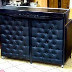 Handcrafted Barstation Chesterfield Leather black